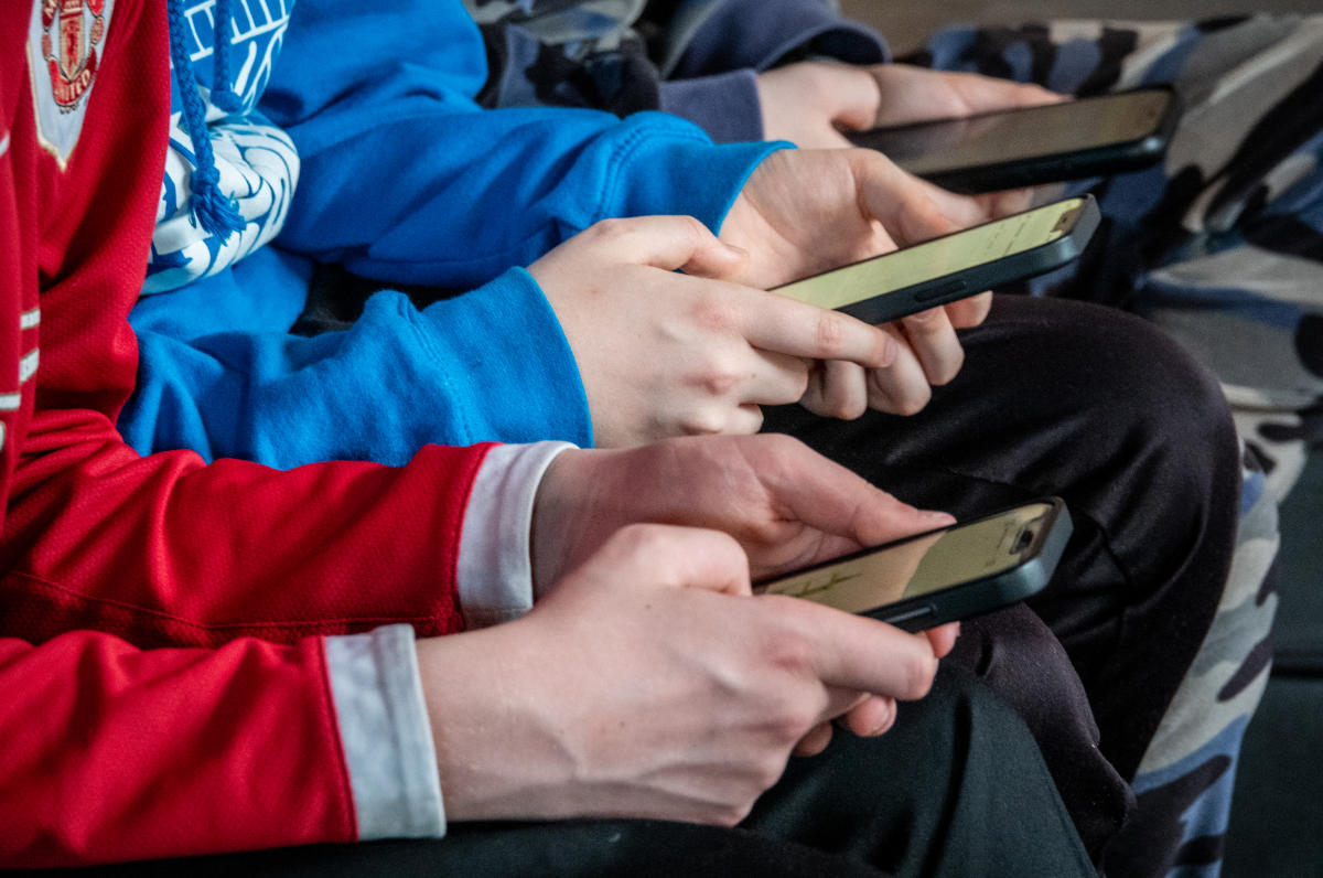 New York is about to give parents more control over their kids’ social media feeds