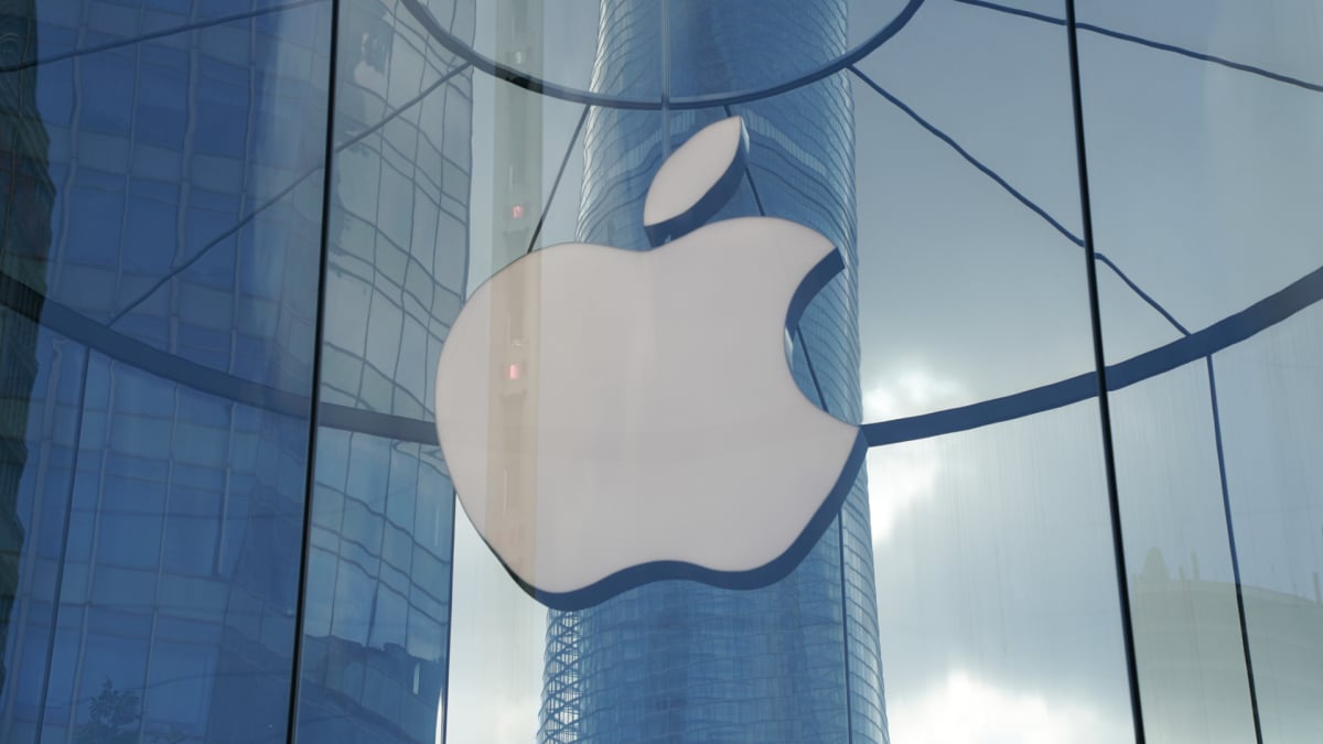Apple’s smart glasses have been delayed into 2027, report claims